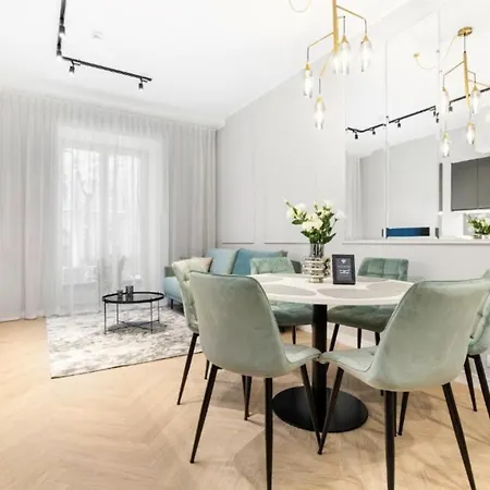 Apartment Near Old Town *